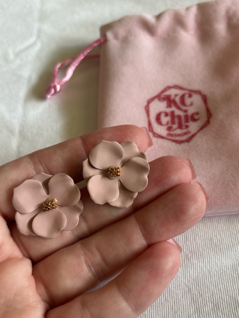 chic Blush Pink Flower Stud Earrings with Gold Centers